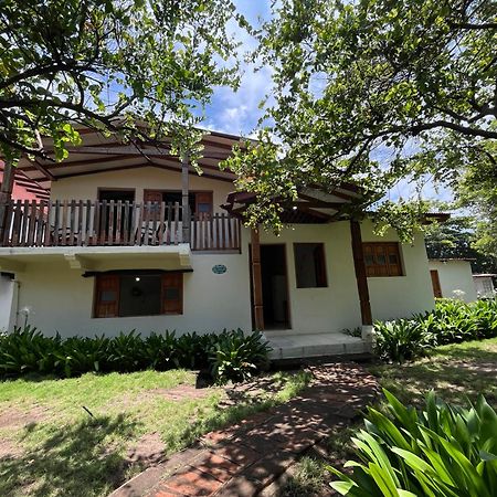 Casa De Playa Los Moncada León Extérieur photo