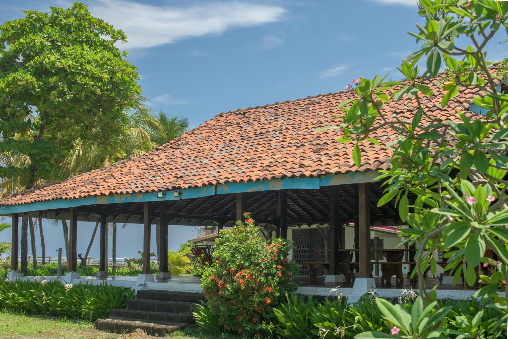 Casa De Playa Los Moncada León Extérieur photo